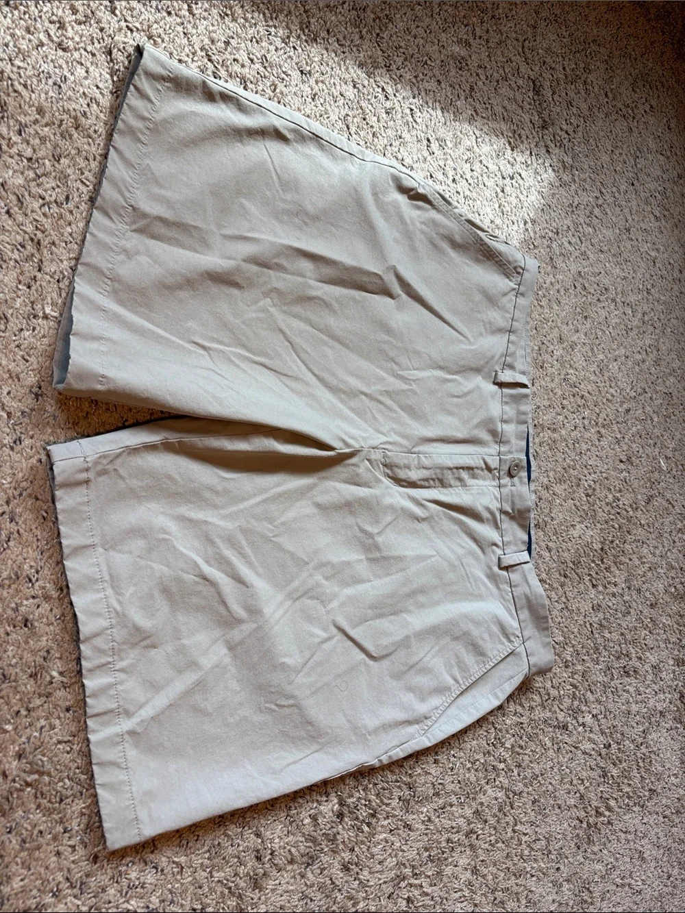 Vineyard Vines Men’s Beige Flat-Front Shorts